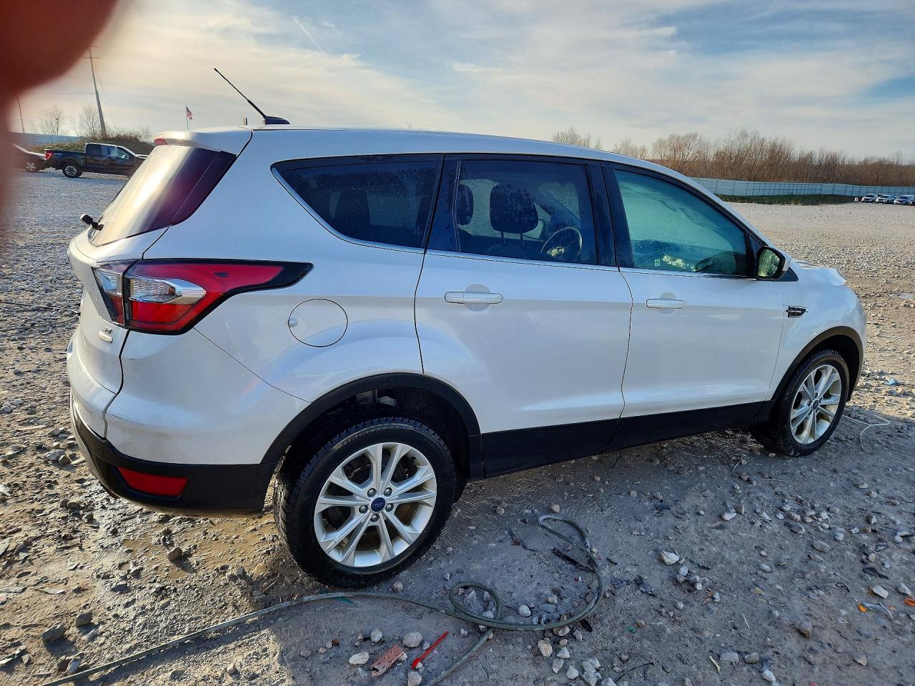 2017 FORD ESCAPE SE photo 3