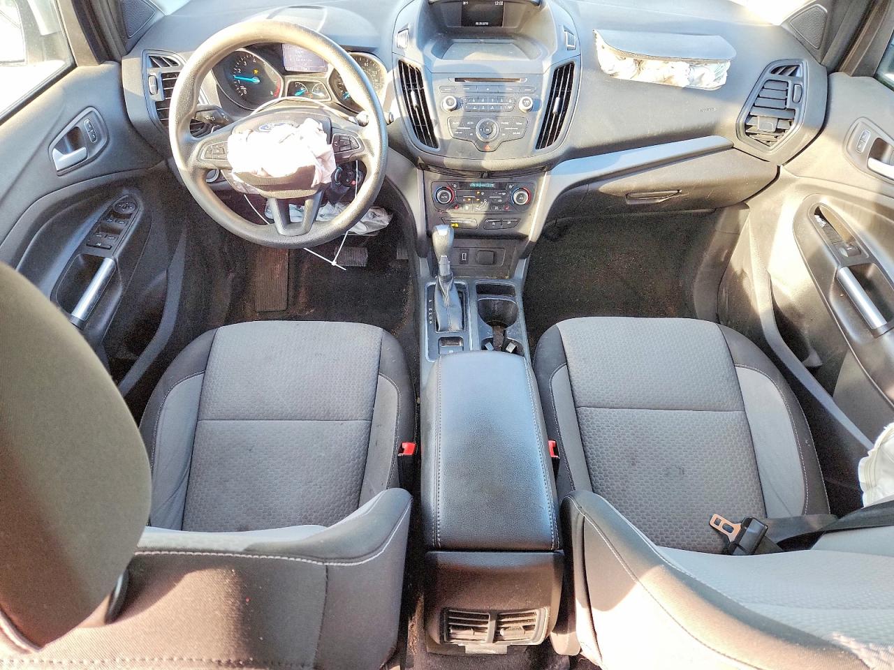 2017 FORD ESCAPE SE photo 8