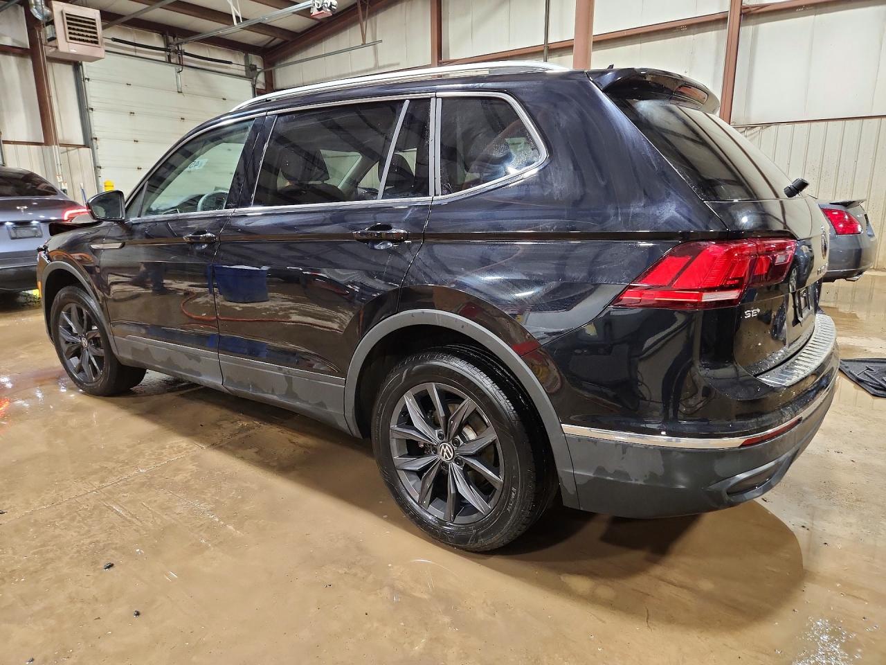 2024 VOLKSWAGEN TIGUAN SE photo 3