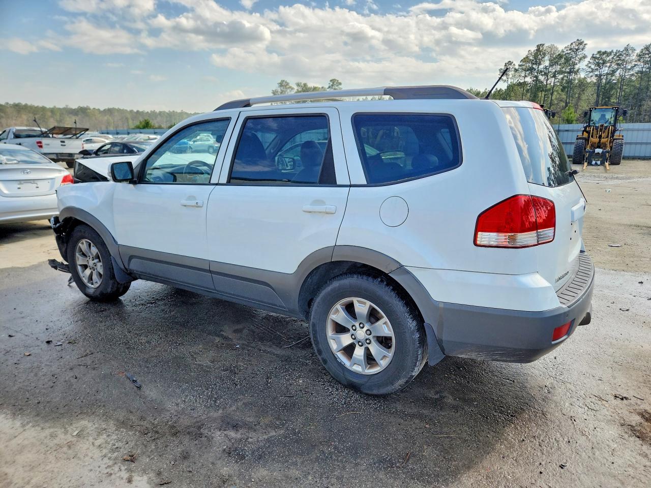 2009 KIA BORREGO LX photo 2