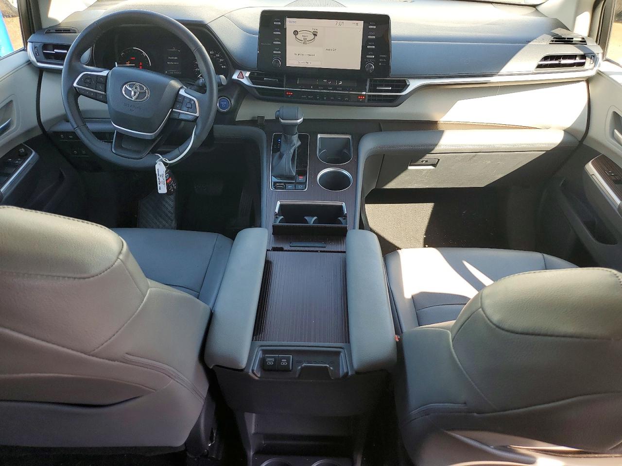 2022 TOYOTA SIENNA XLE 7-PASSENGER photo 22