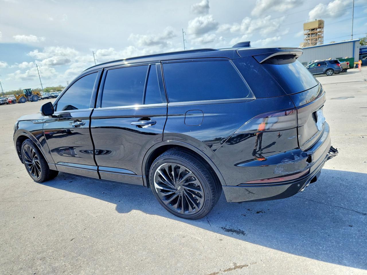 2025 LINCOLN AVIATOR RESERVE photo 4