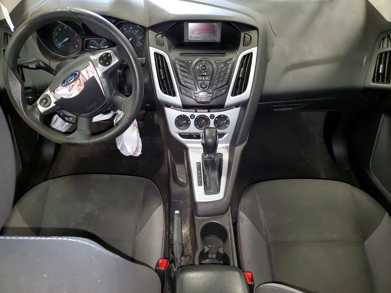 2014 FORD FOCUS SE photo 15
