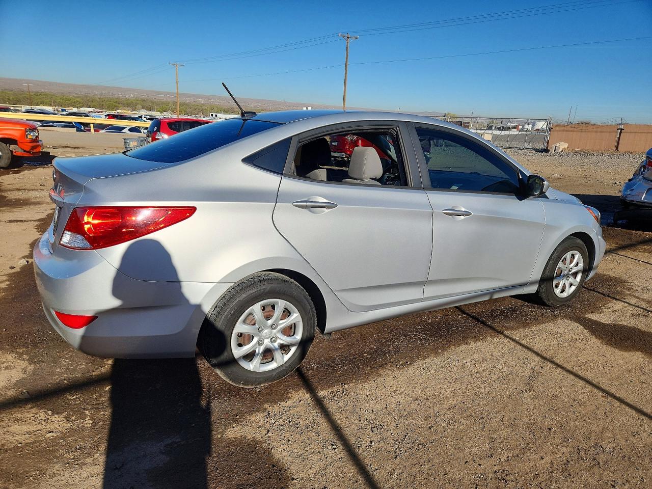 2014 HYUNDAI ACCENT GLS photo 5