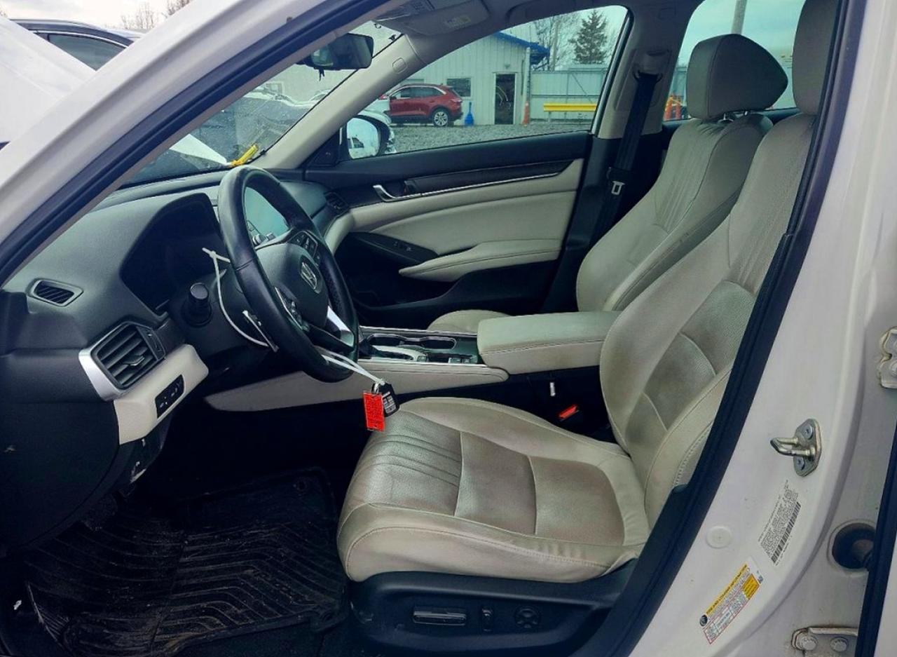 2018 HONDA ACCORD TOURING photo 19