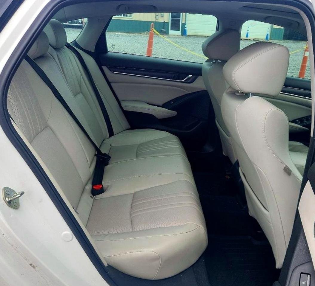 2018 HONDA ACCORD TOURING photo 28