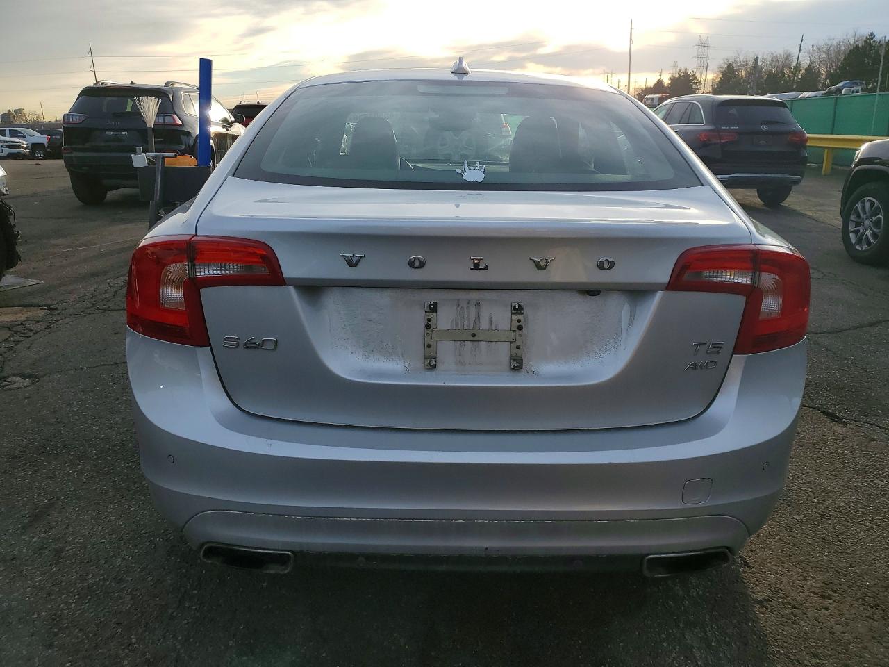 2015 VOLVO S60 PREMIER photo 6