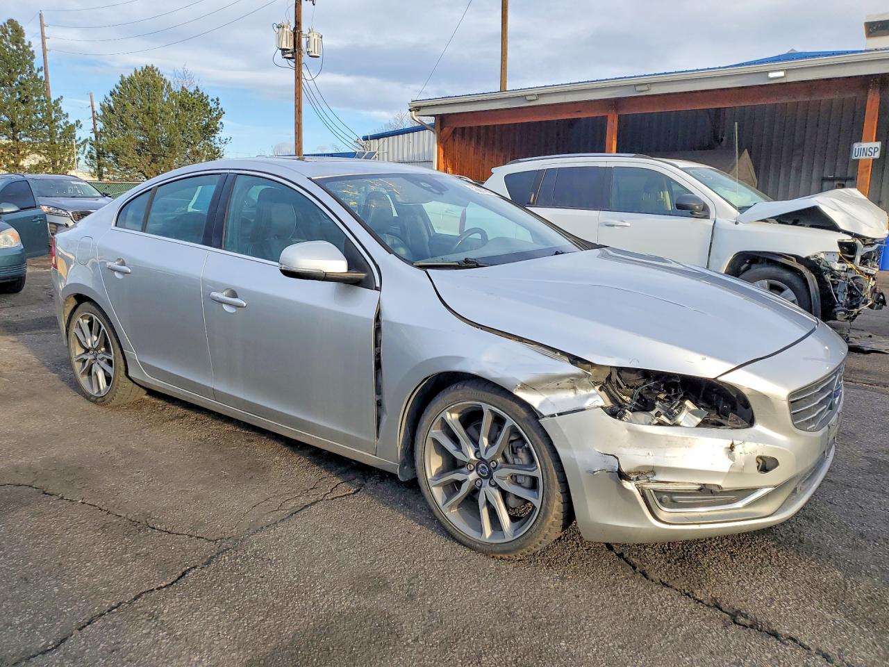 2015 VOLVO S60 PREMIER photo 4