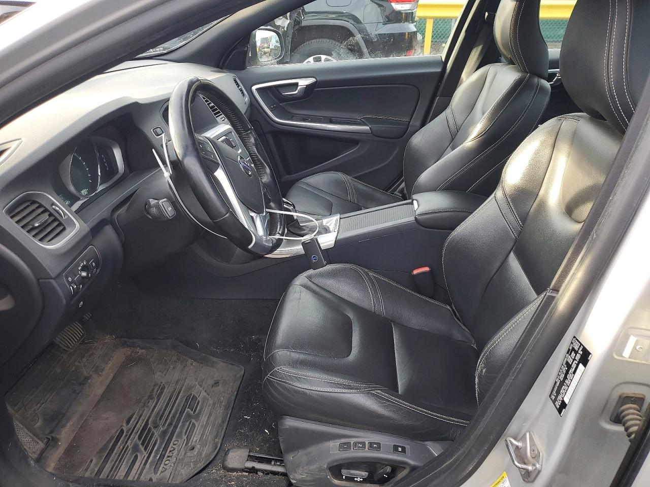 2015 VOLVO S60 PREMIER photo 7