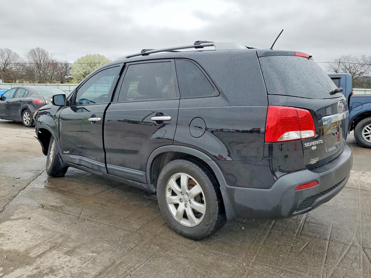 2013 KIA SORENTO LX photo 2