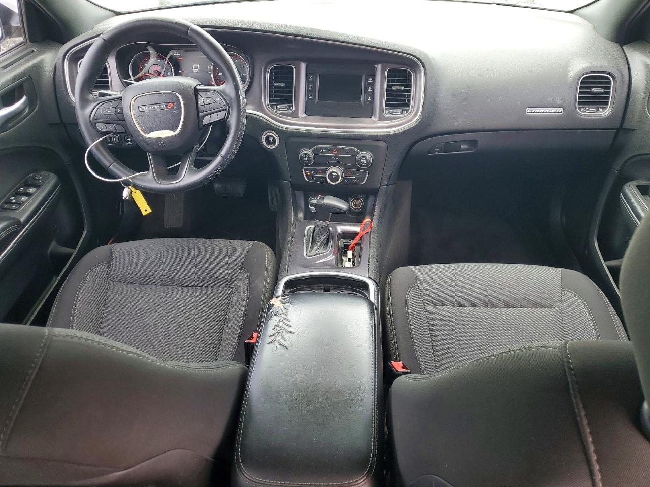 2016 DODGE CHARGER SE photo 8