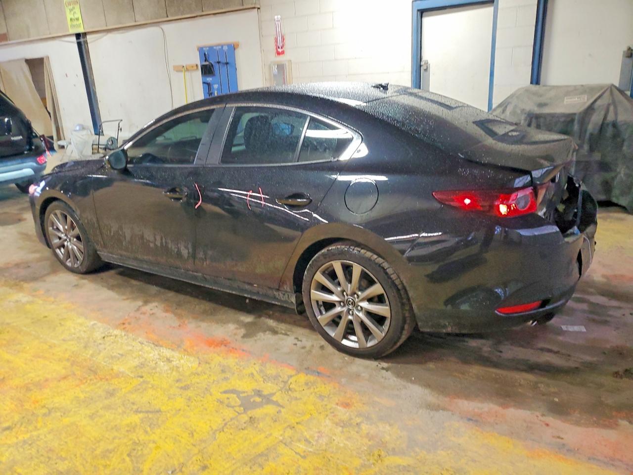 2019 MAZDA 3 PREFERRED photo 2