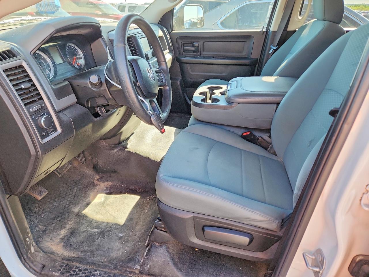 2018 RAM 1500 ST photo 13