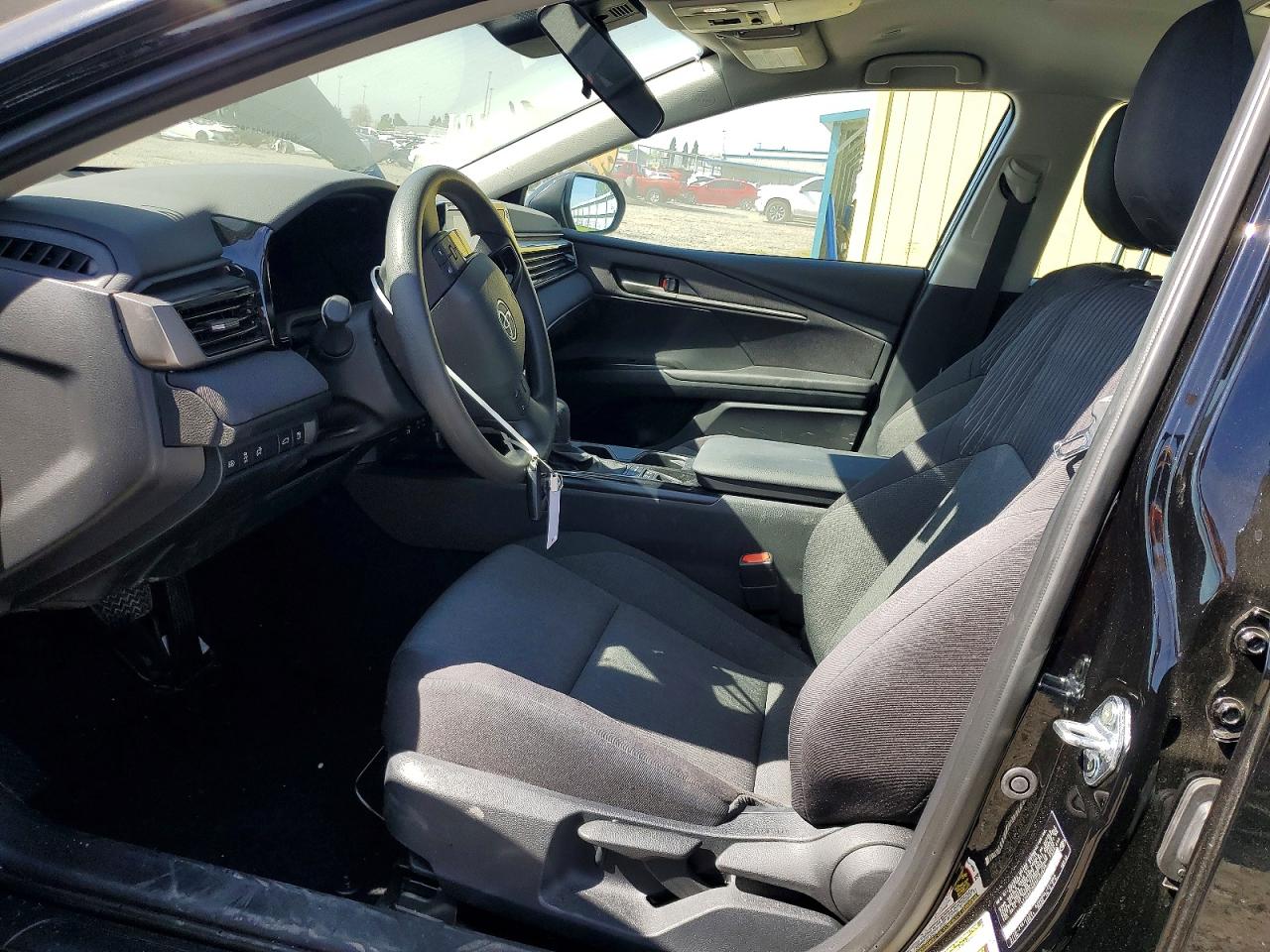 2025 TOYOTA CAMRY LE photo 7