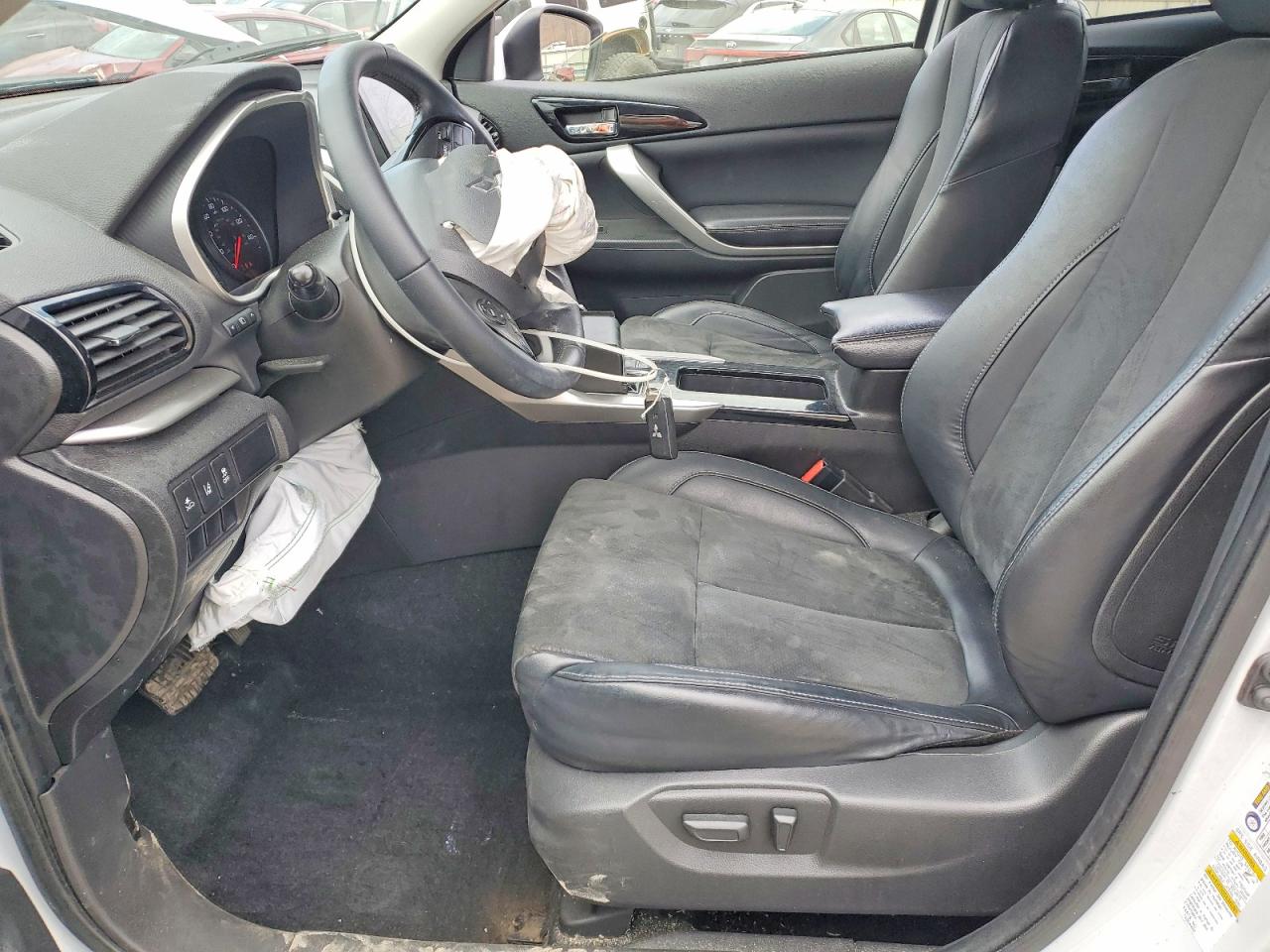 2022 MITSUBISHI ECLIPSE CROSS SE photo 7