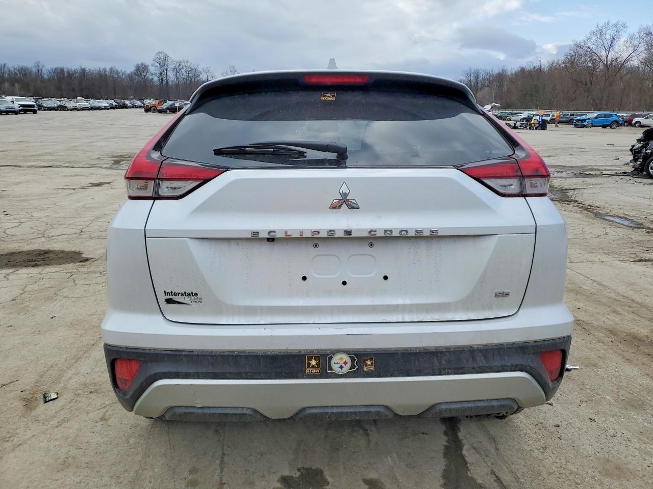 2022 MITSUBISHI ECLIPSE CROSS SE photo 6