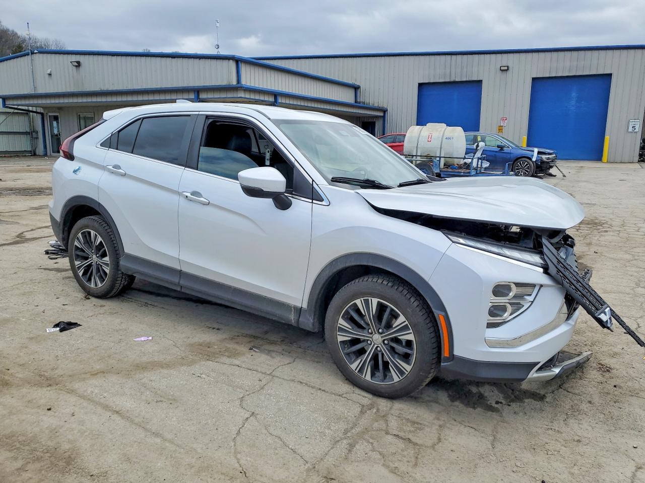 2022 MITSUBISHI ECLIPSE CROSS SE photo 4