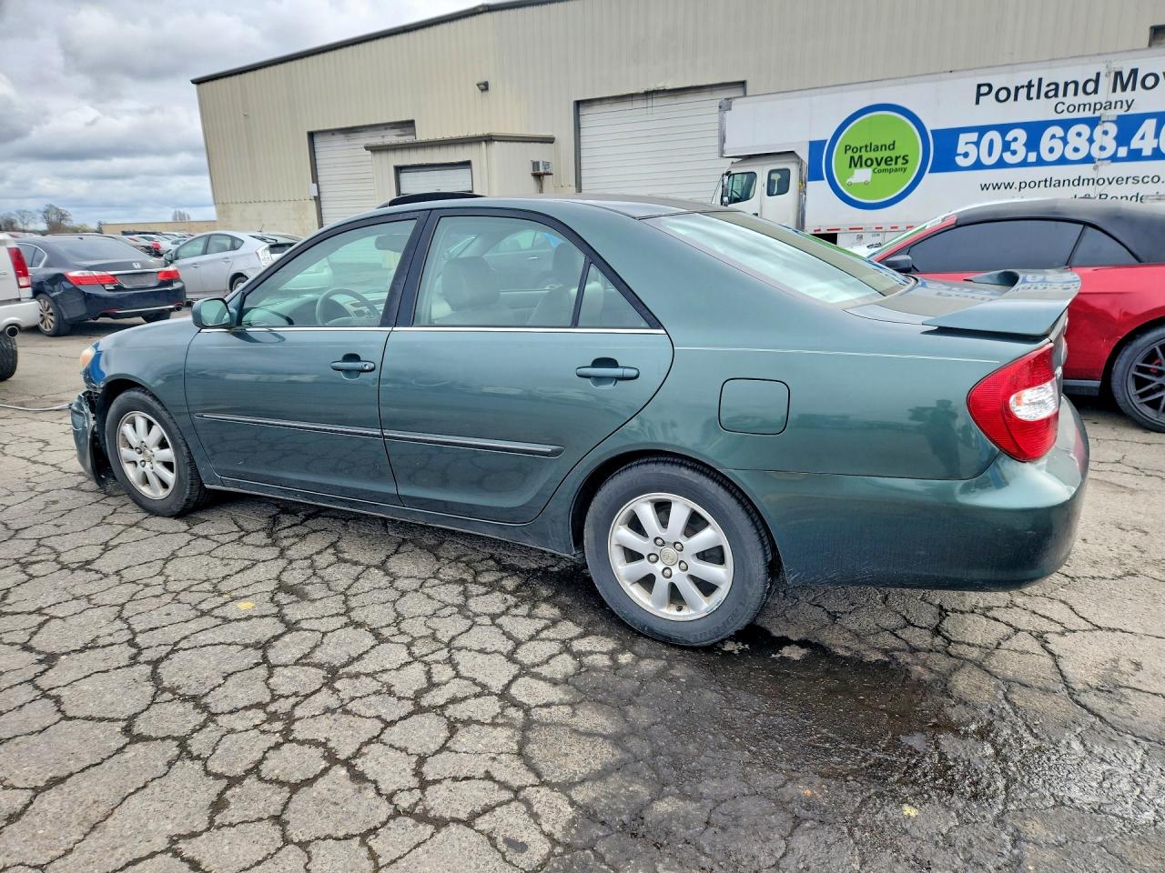 2004 TOYOTA CAMRY XLE photo 2