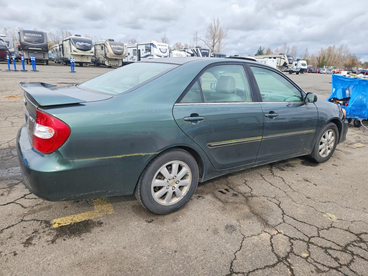 2004 TOYOTA CAMRY XLE photo 3