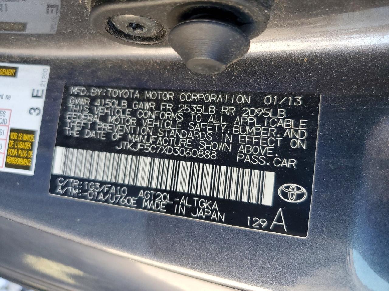 2013 TOYOTA SCION photo 12