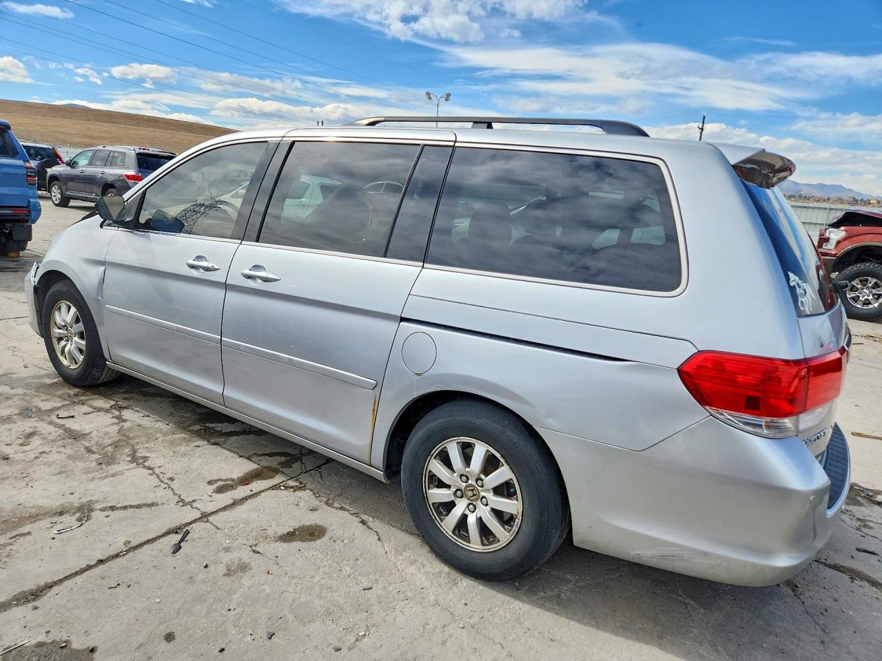 2010 HONDA ODYSSEY TOURING photo 3