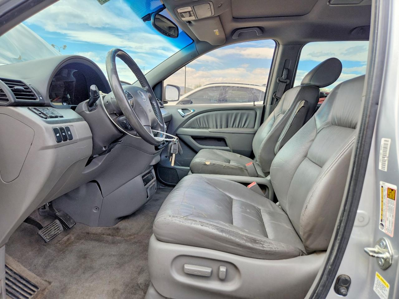 2010 HONDA ODYSSEY TOURING photo 13