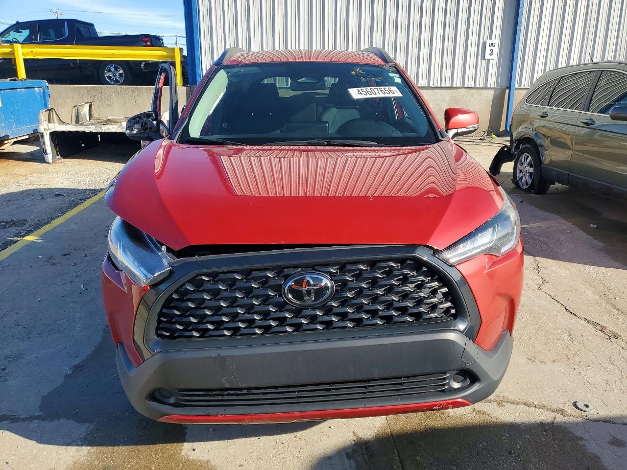 2024 TOYOTA COROLLA CROSS LE photo 9