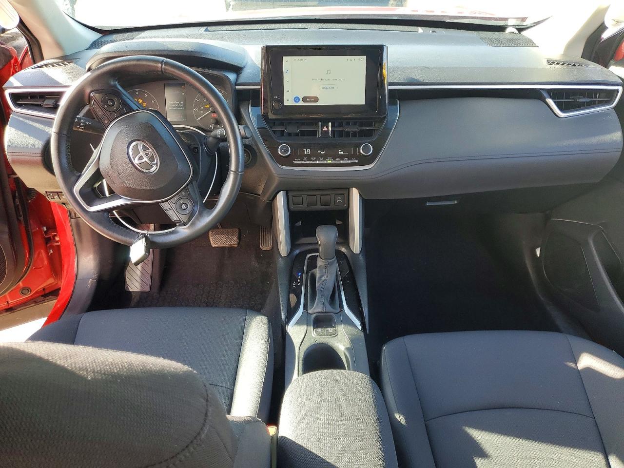 2024 TOYOTA COROLLA CROSS LE photo 15