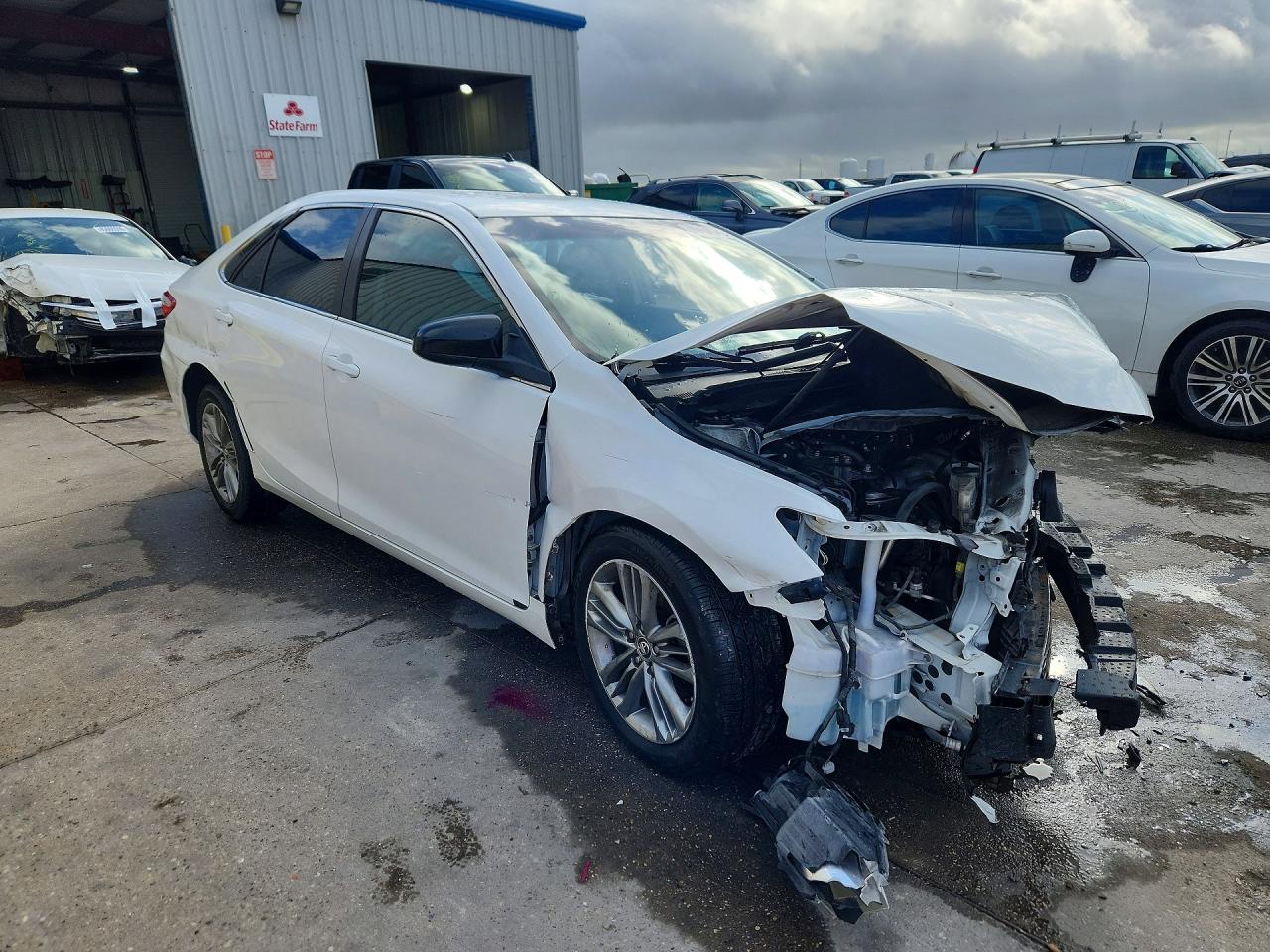 2015 TOYOTA CAMRY SE photo 7