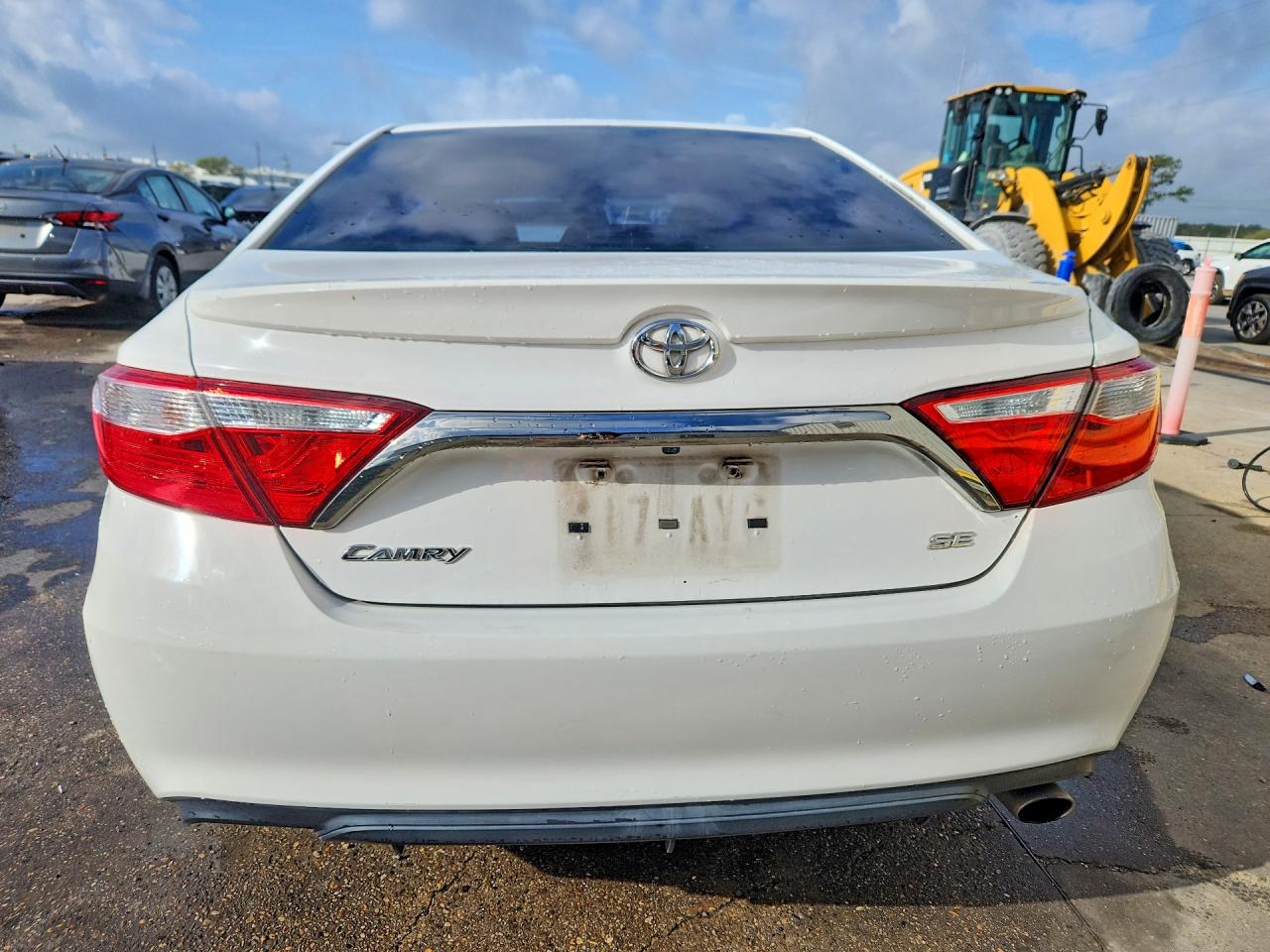 2015 TOYOTA CAMRY SE photo 11