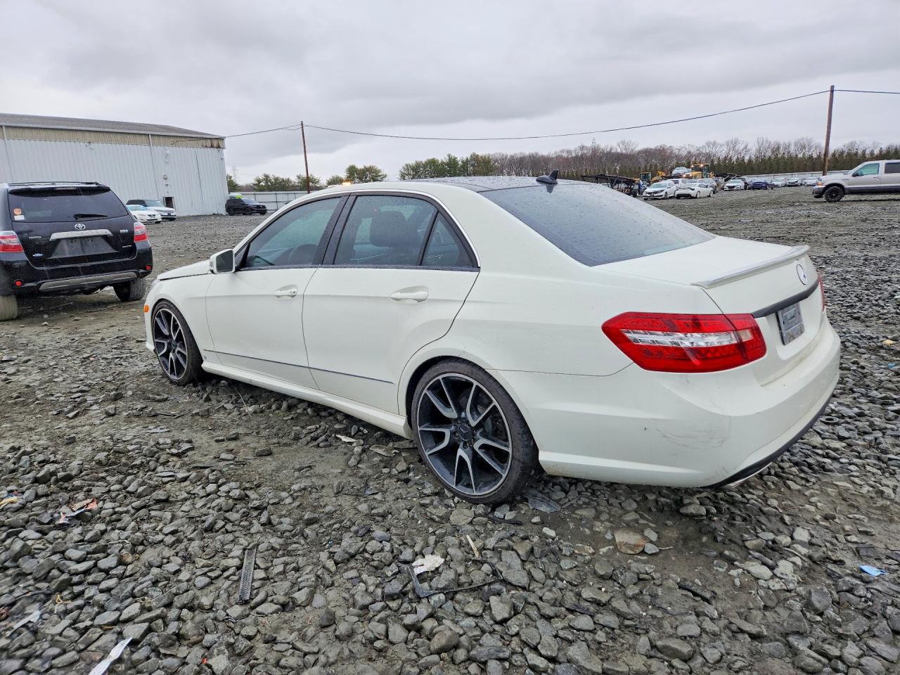 2011 MERCEDES-BENZ E 350 4MATIC photo 3