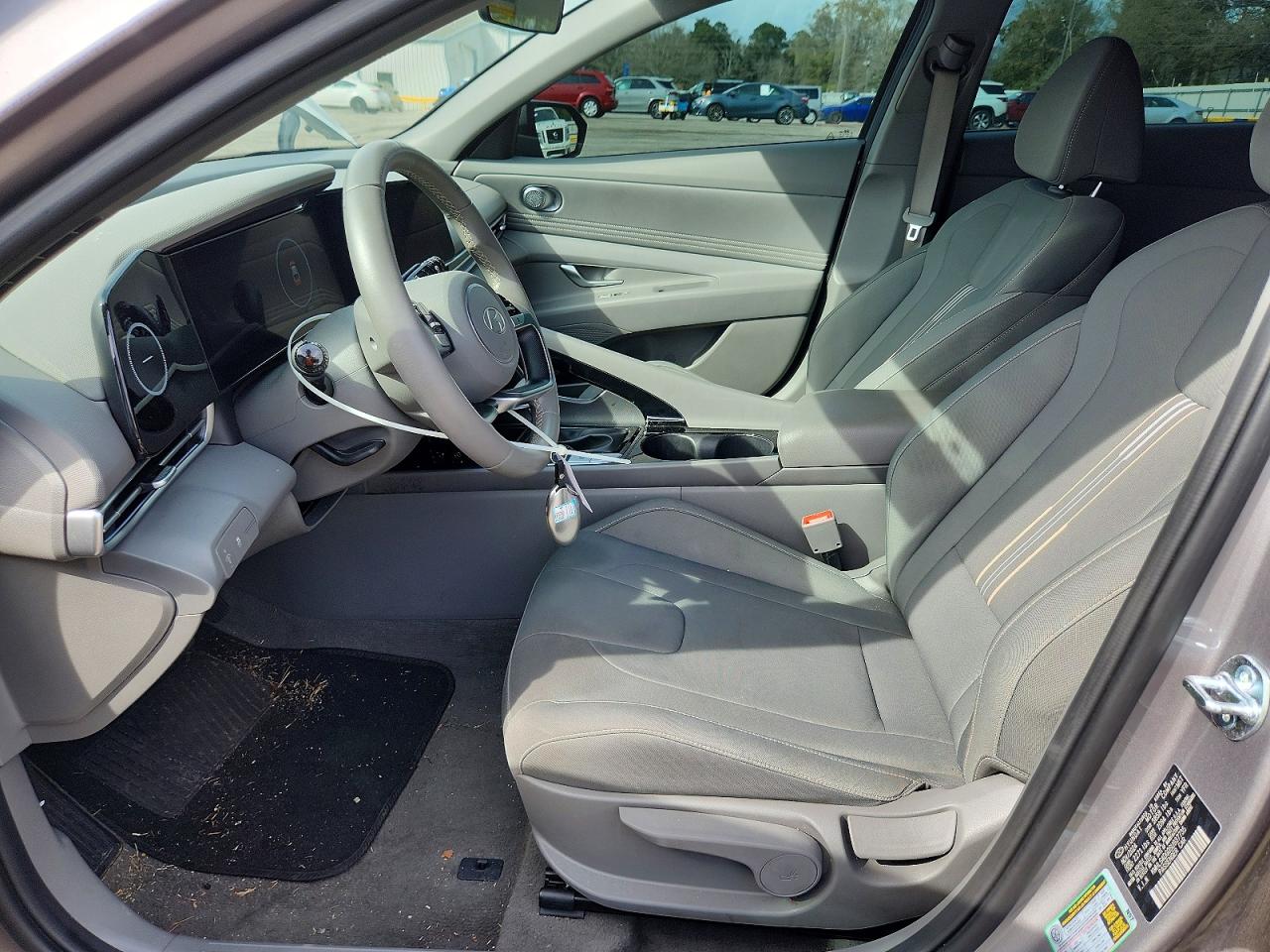 2025 HYUNDAI ELANTRA SEL CONVENIENCE photo 13