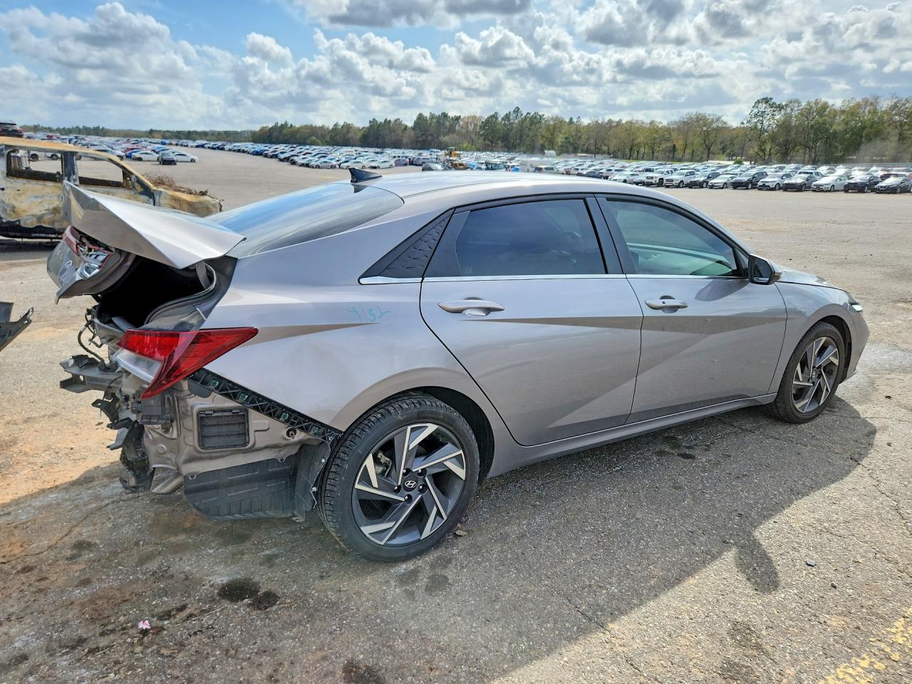 2025 HYUNDAI ELANTRA SEL CONVENIENCE photo 5