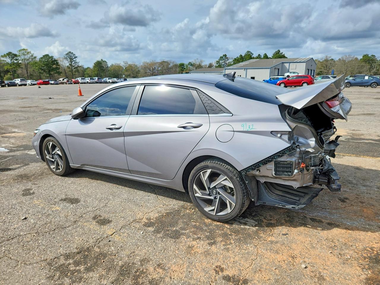 2025 HYUNDAI ELANTRA SEL CONVENIENCE photo 3