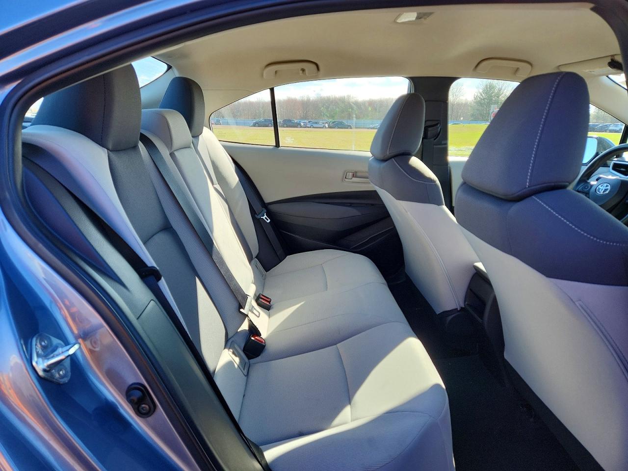 2022 TOYOTA COROLLA LE photo 10