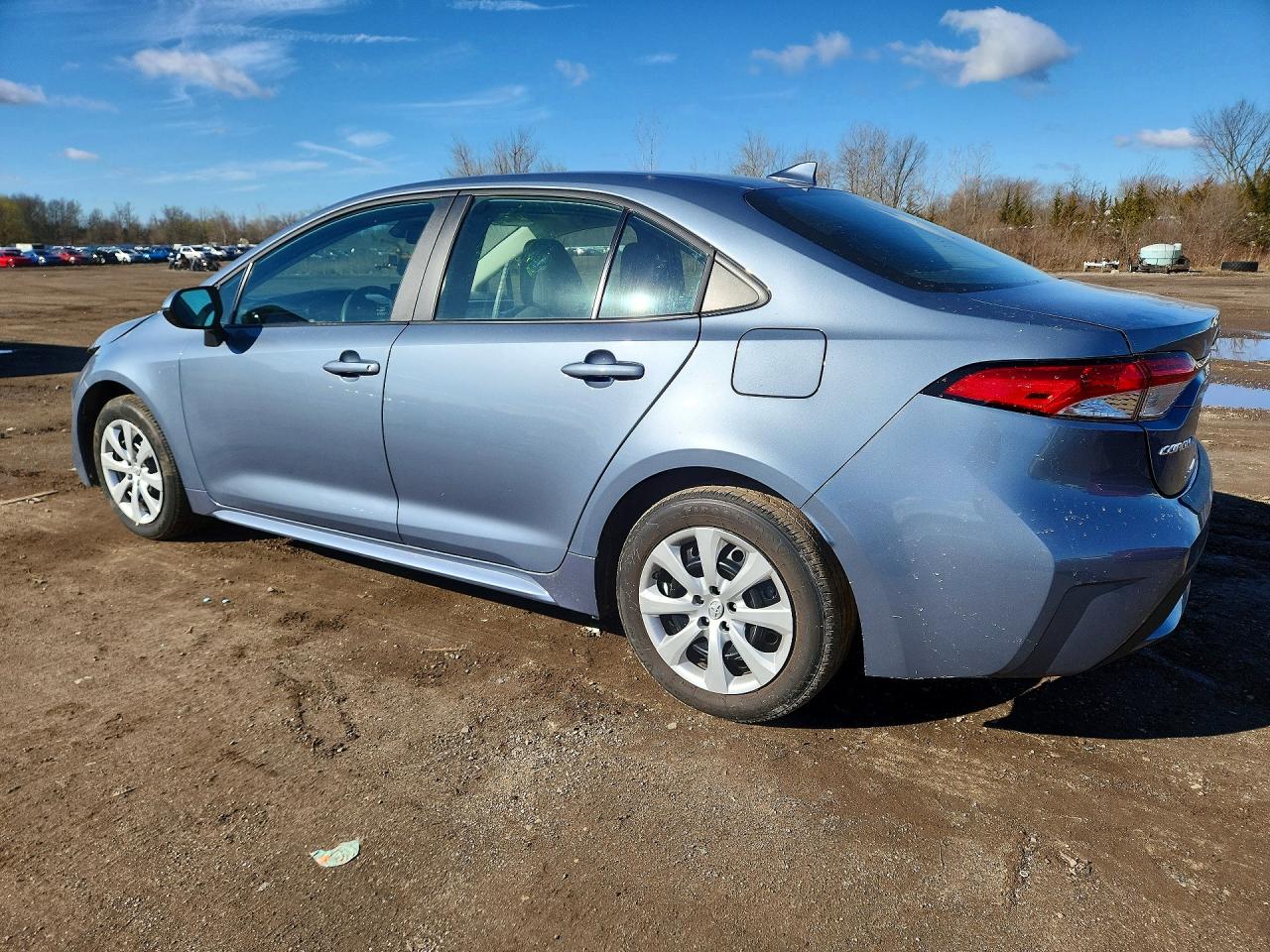 2022 TOYOTA COROLLA LE photo 2
