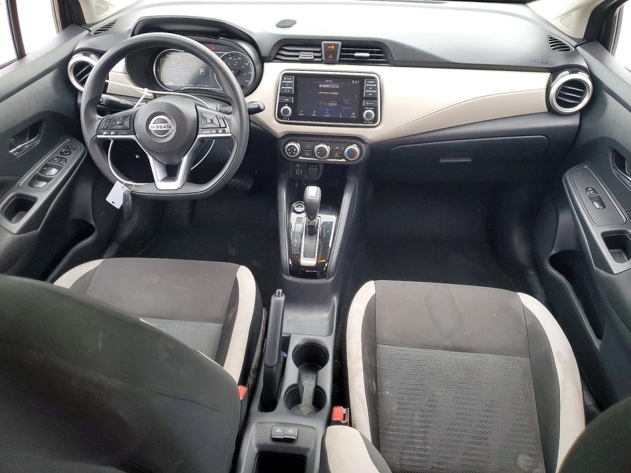 2021 NISSAN VERSA SV photo 8