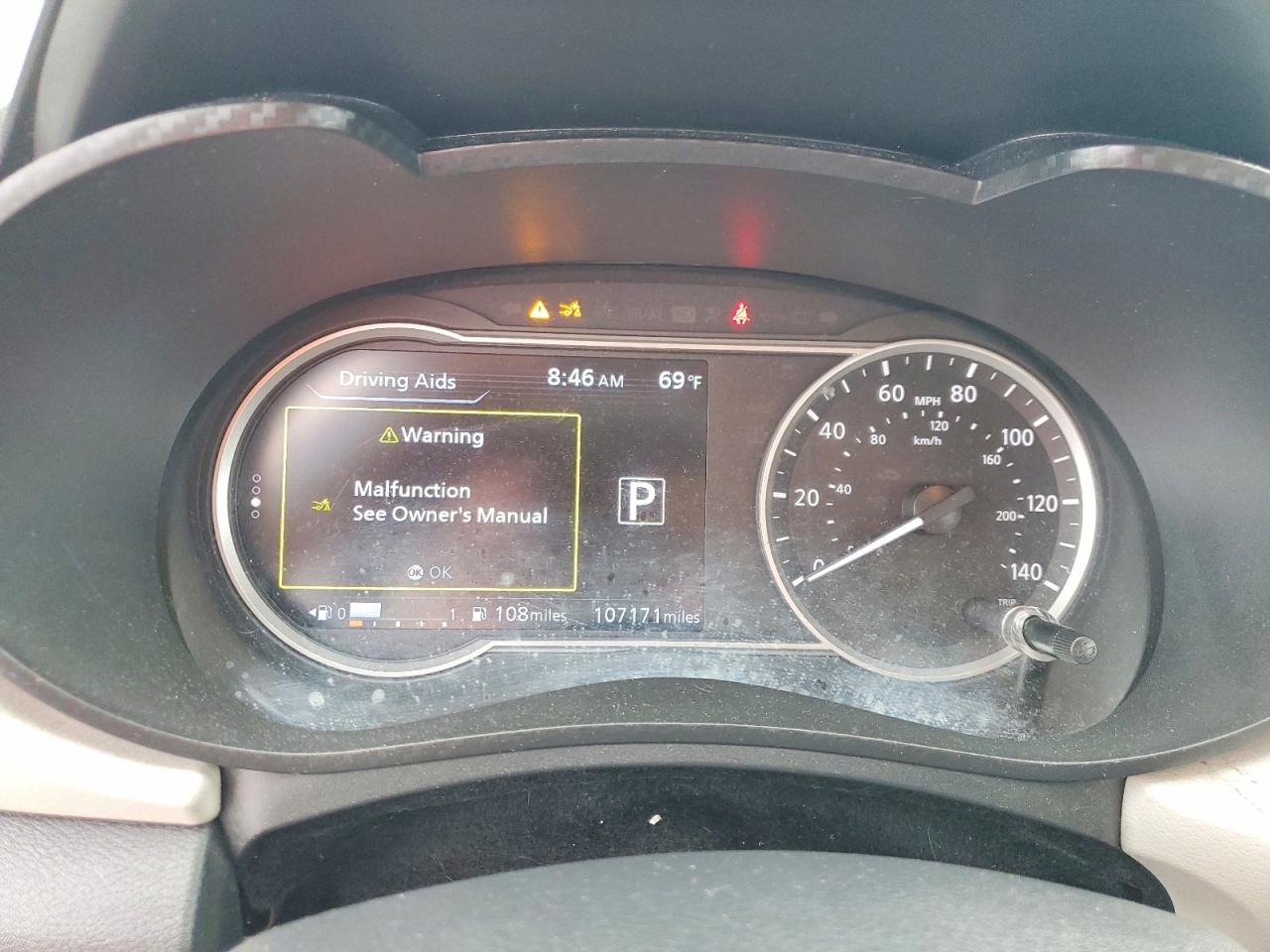 2021 NISSAN VERSA SV photo 9