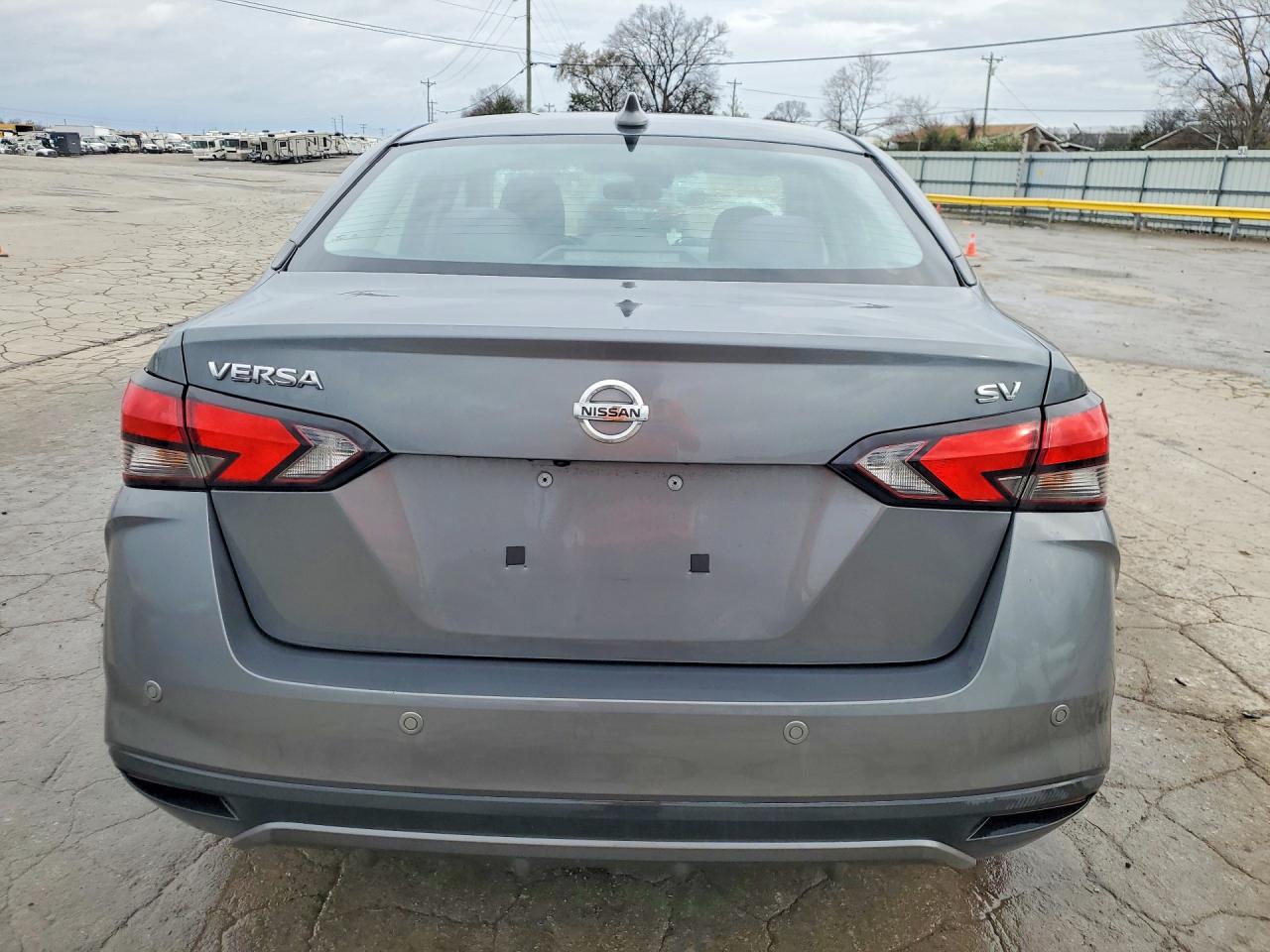 2021 NISSAN VERSA SV photo 6
