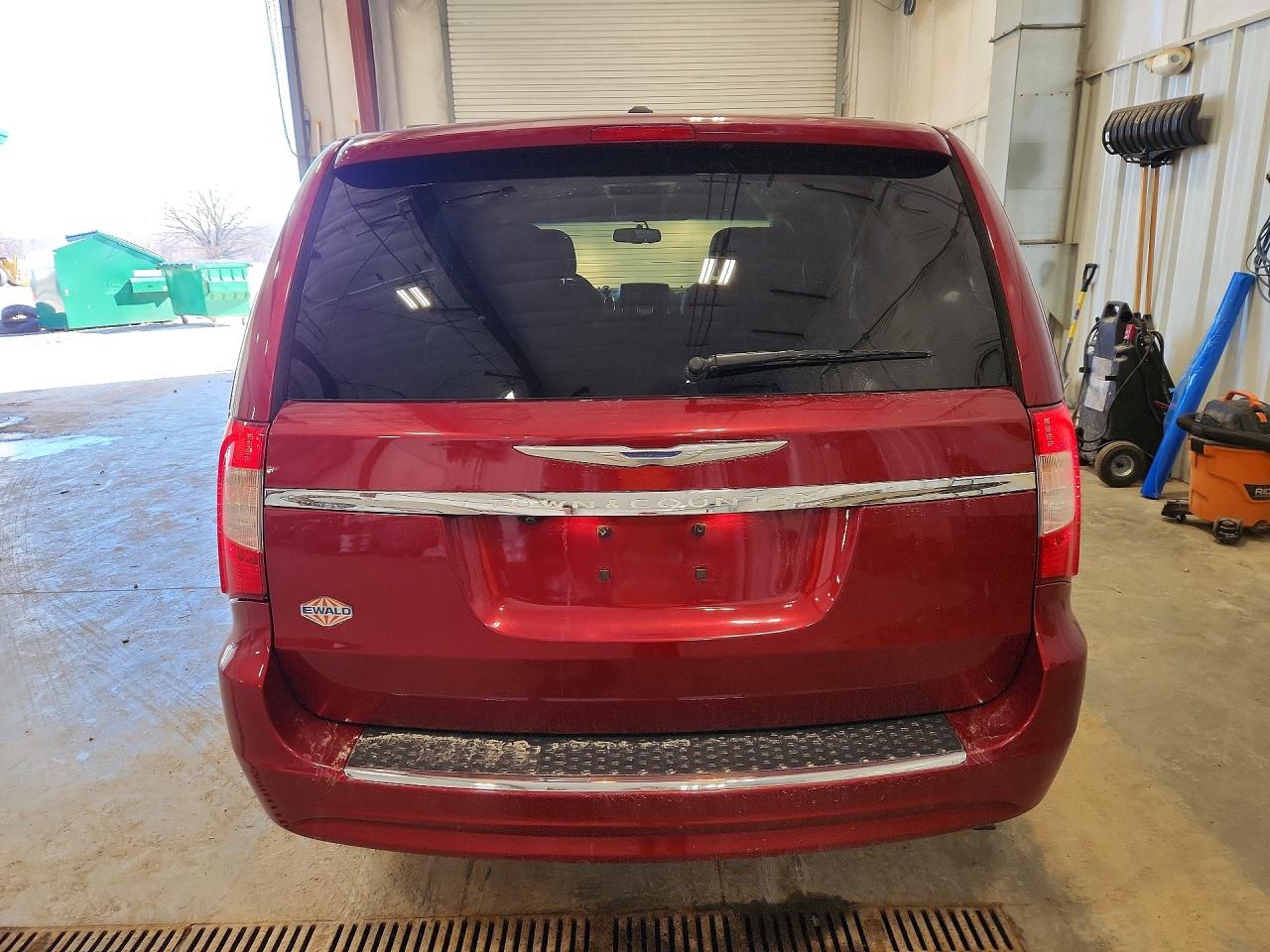 2015 CHRYSLER TOWN & COUNTRY TOURING photo 6
