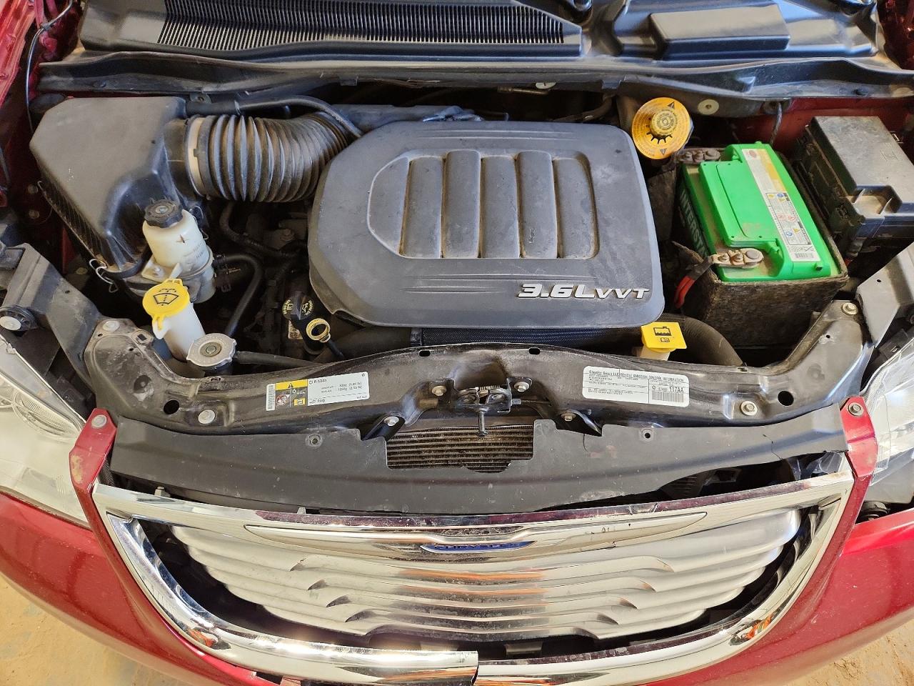 2015 CHRYSLER TOWN & COUNTRY TOURING photo 12