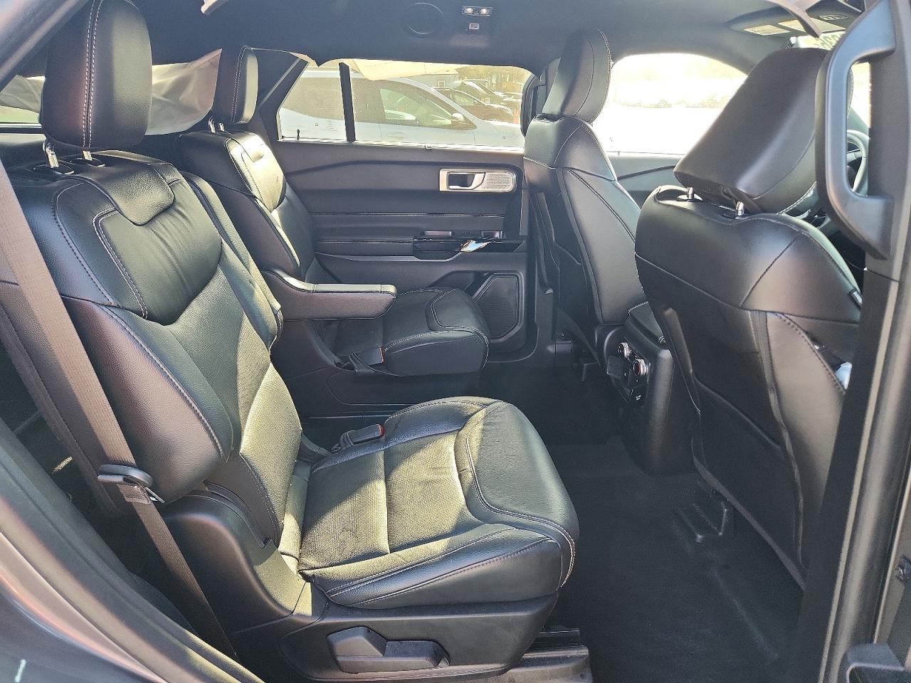 2024 FORD EXPLORER ST photo 21