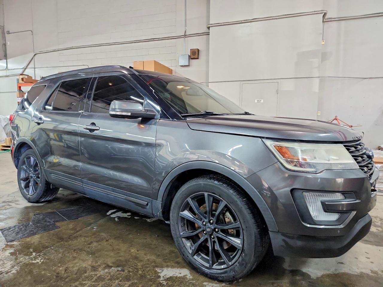 2017 FORD EXPLORER XLT photo 10