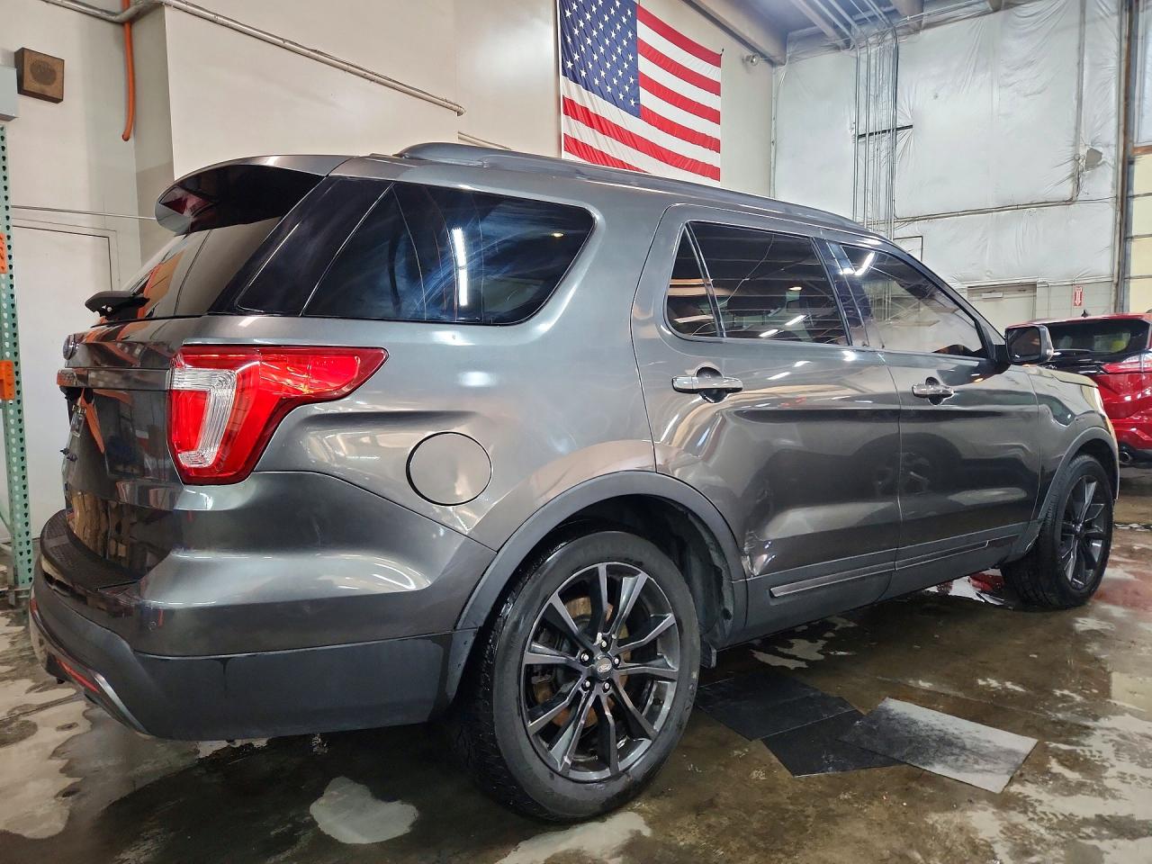 2017 FORD EXPLORER XLT photo 7