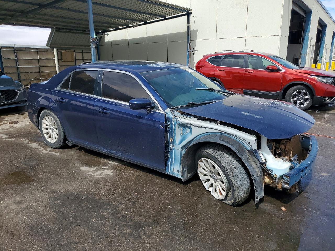 2014 CHRYSLER 300 photo 7