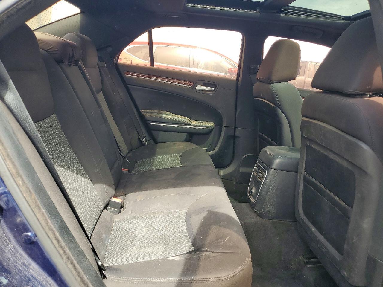 2014 CHRYSLER 300 photo 19