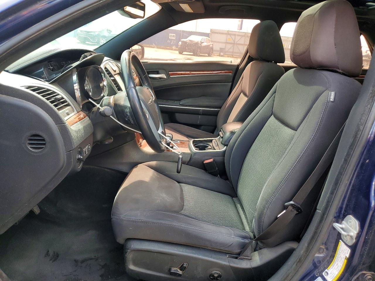 2014 CHRYSLER 300 photo 13