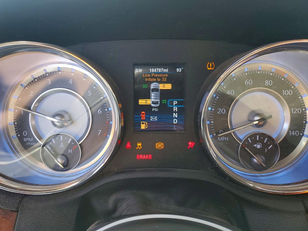 2014 CHRYSLER 300 photo 17