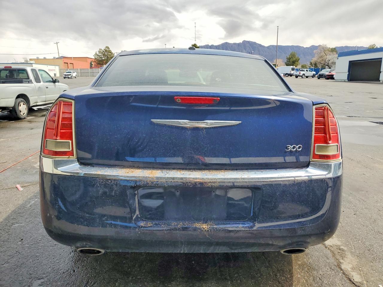 2014 CHRYSLER 300 photo 11