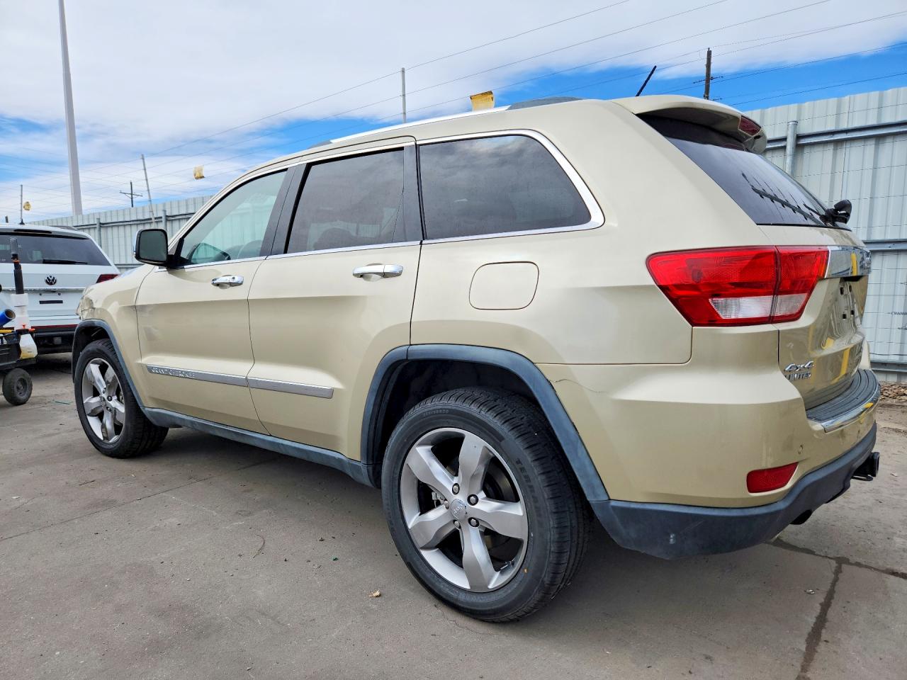 2011 JEEP GRAND CHEROKEE LIMITED photo 3